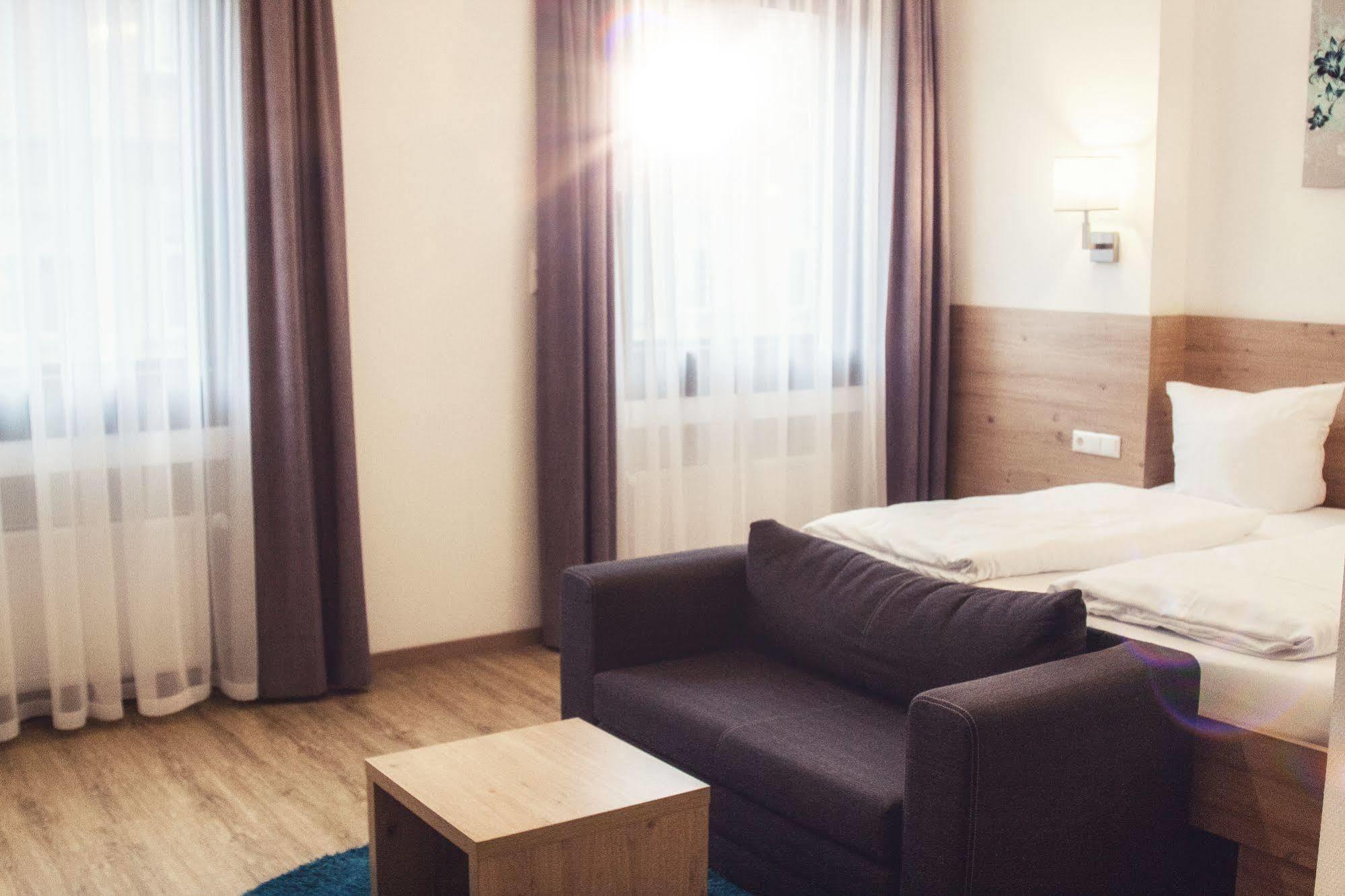 Hotel - Stadtvilla Central Швейнфурт Экстерьер фото